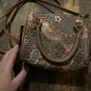 Signage Strawberry Thief Tapestry Small Purse NWOT With Removeable Strap